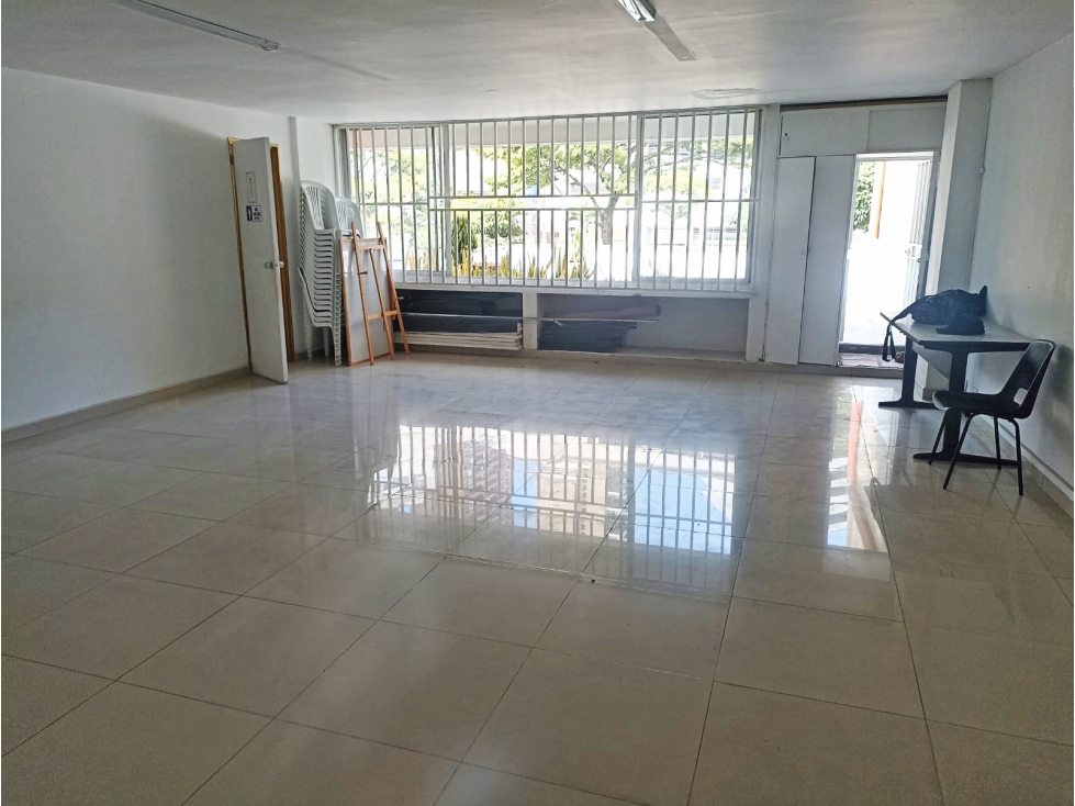 3 OFICINAS JUNTAS EN VENTA EN MALL CERCA DEL PARQUE DEL POBLADO — foto 2