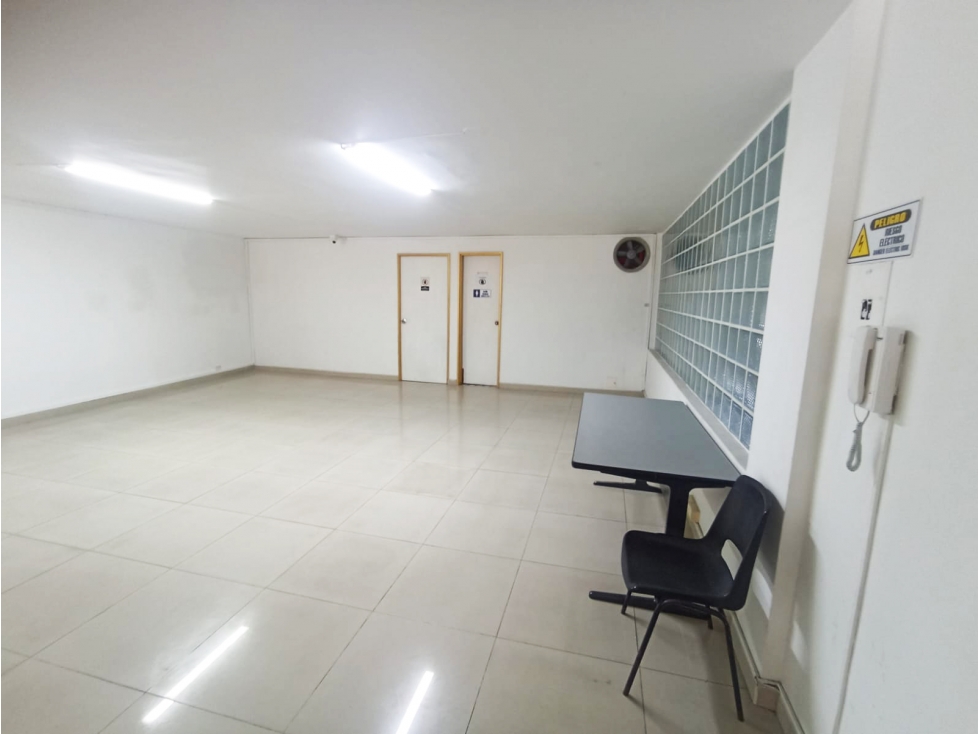 3 OFICINAS JUNTAS EN VENTA EN MALL CERCA DEL PARQUE DEL POBLADO — foto 5