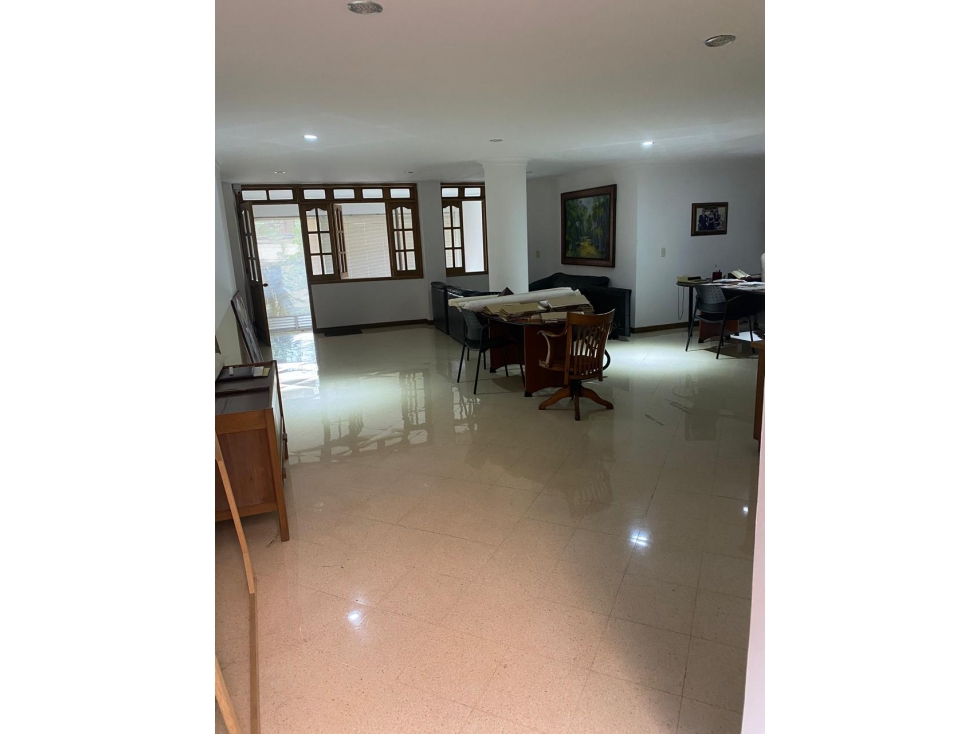 OFICINA-LOCAL EN VENTA EN EL CORAZÓN DE LAURELES — foto 3