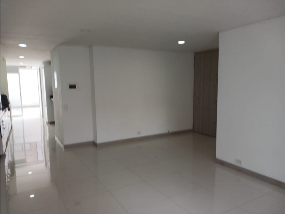 APARTAMENTO EN VENTA EN LAURELES SECTOR SANTA TERESITA CON TERRAZA — foto 3
