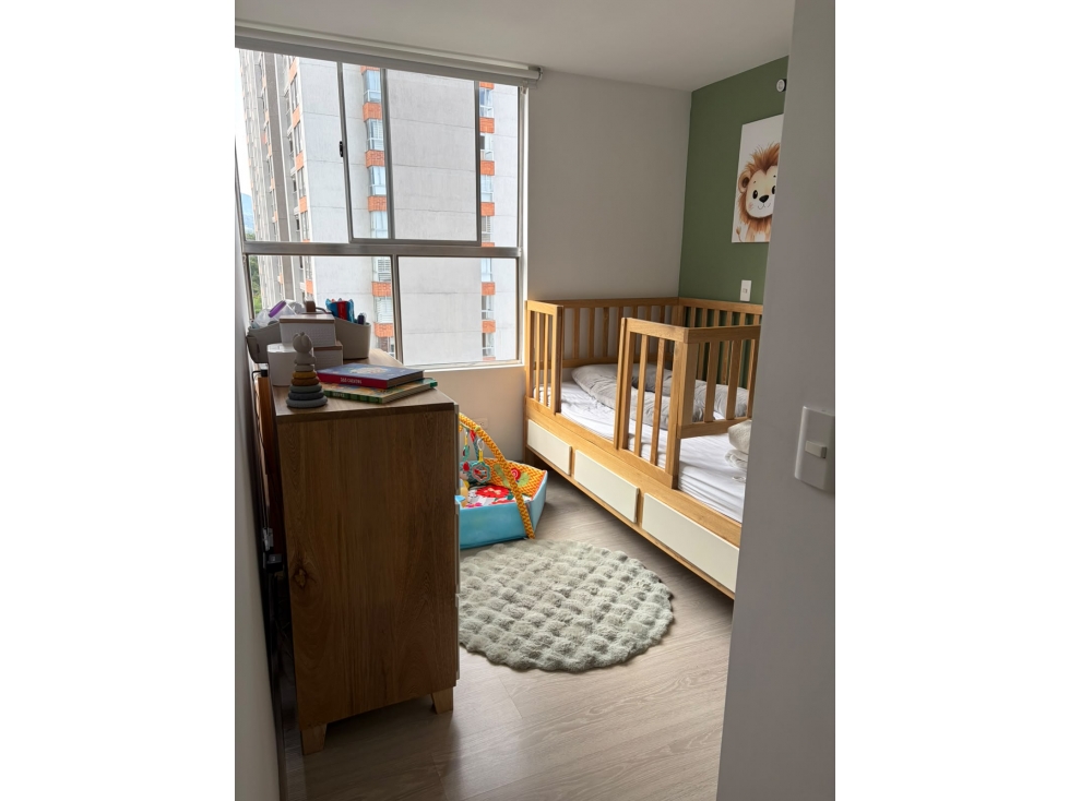 VENTA APARTAMENTO EN LOMA DE LOS BERNAL — foto 2