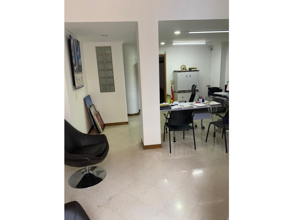 OFICINA-LOCAL EN VENTA EN EL CORAZÓN DE LAURELES — foto 4