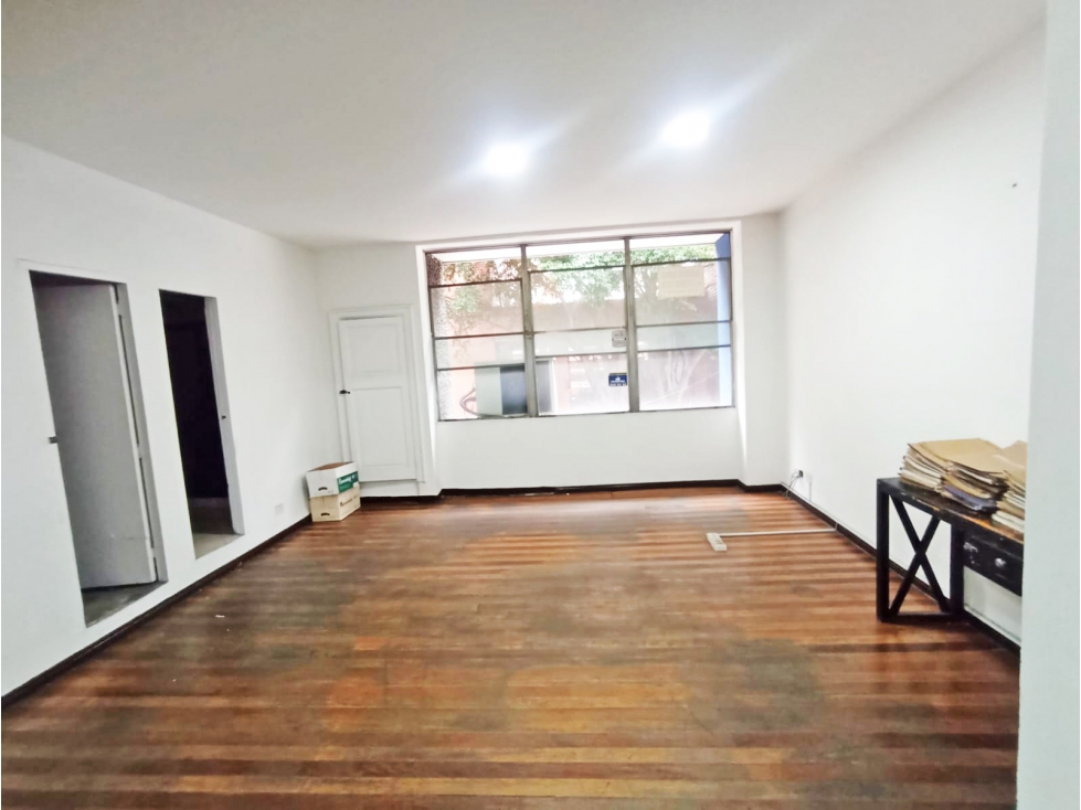 CASA LOTE 2 NIVELES EN VENTA EN EL CENTRO CERCA DE LA AVENIDA ORIENTAL — foto 4