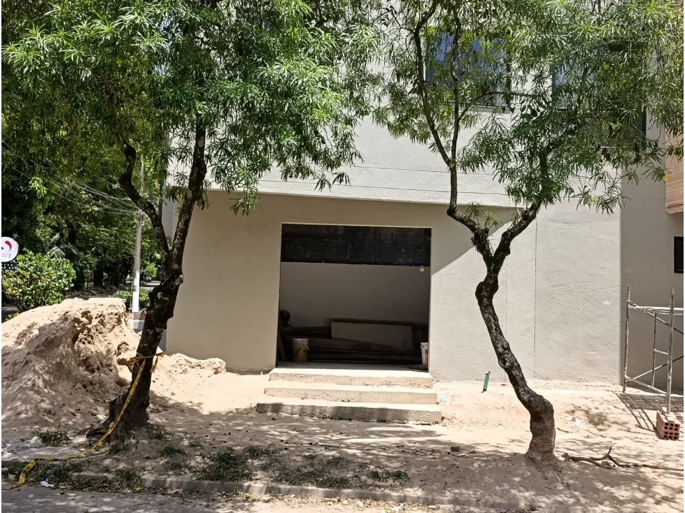 LOCAL ESQUINERO EN PRIMER PISO EN BELÉN LA GLORIA PARA ESTRENAR — foto 4