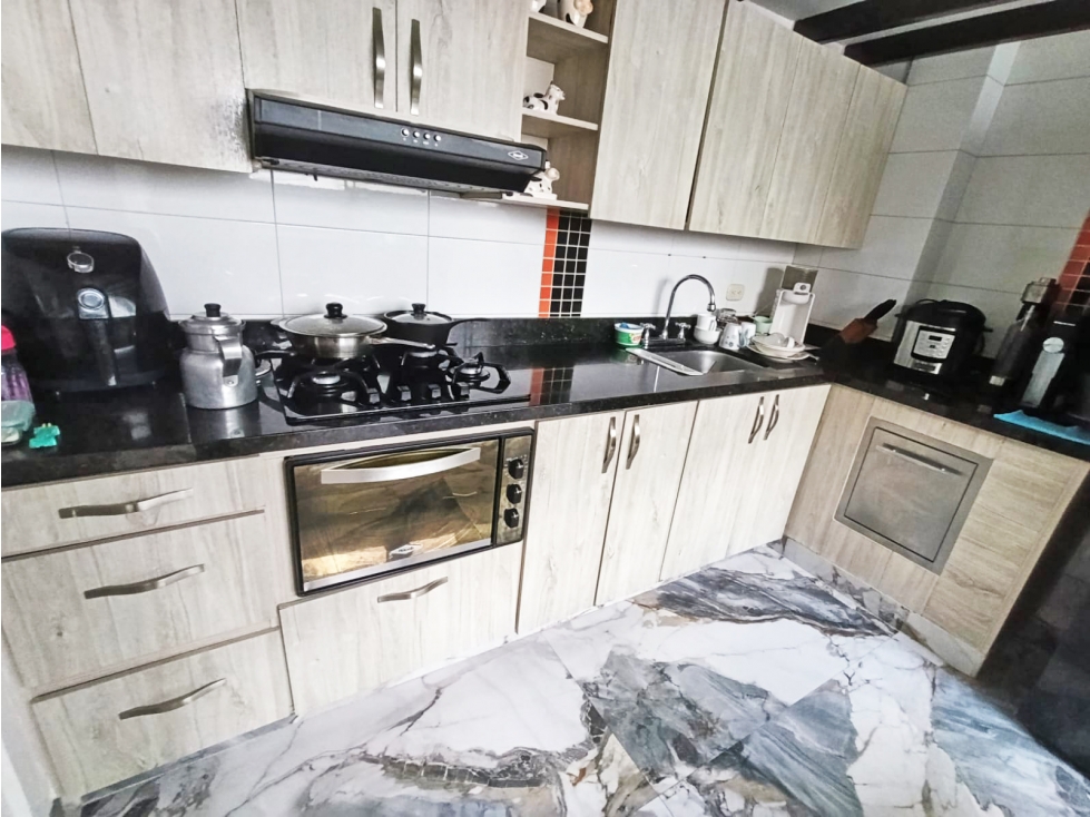 VENDO APARTAMENTO CONQUISTADORES (401 X ESCALAS) CON APARTAESTUDIO — foto 4