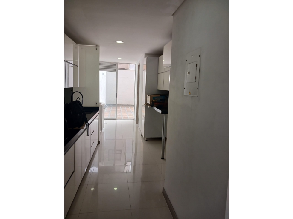 APARTAMENTO EN VENTA EN LAURELES SECTOR SANTA TERESITA CON TERRAZA — foto 4