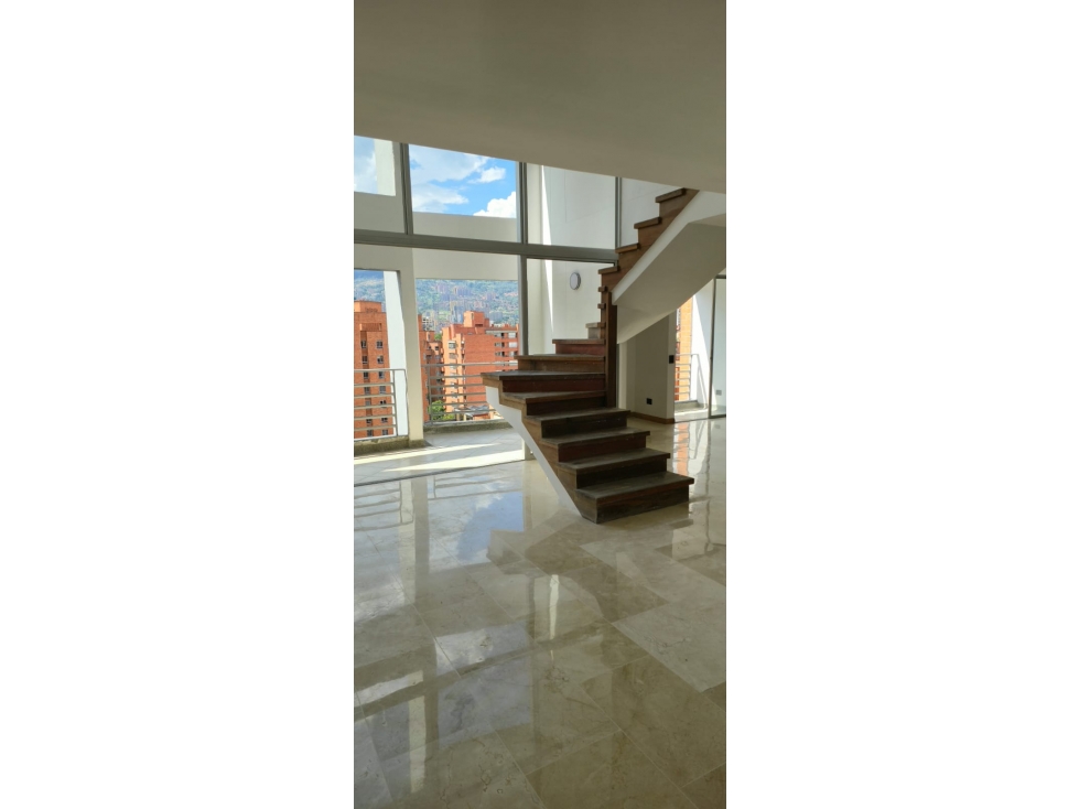 APARTAMENTO DÚPLEX EN VENTA EN PLENO CORAZÓN DE LAURELES — foto 4