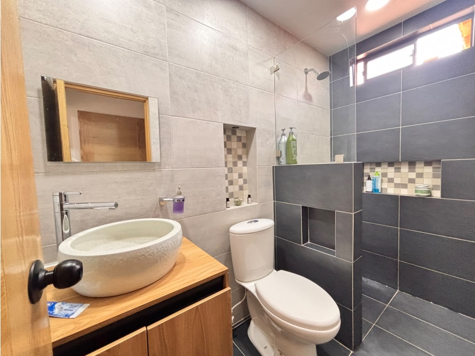 VENDO CASA EN ENVIGADO, BARRIO LA MAGNOLIA, PISO 3, 100MTS — foto 5