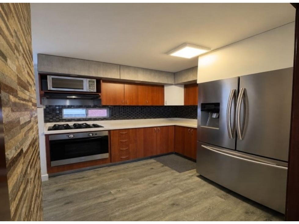 APARTAMENTO REMODELADO EN VENTA EN UNIDAD EN LOMA DE LOS BERNAL — foto 5
