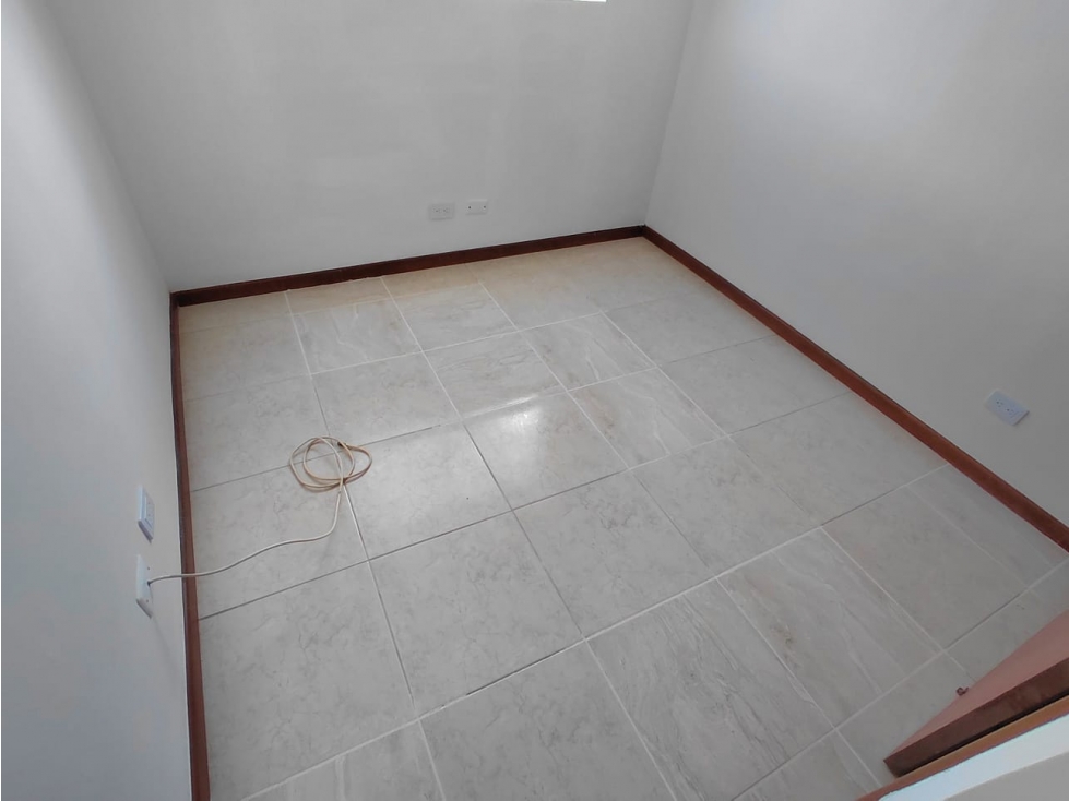 VENTA DE APARTAMENTO EN LOMA DE LOS BERNAL — foto 3