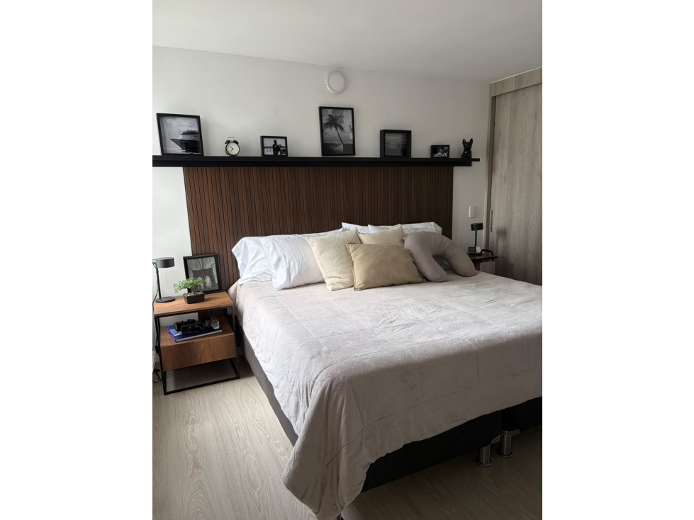 VENTA APARTAMENTO EN LOMA DE LOS BERNAL — foto 5