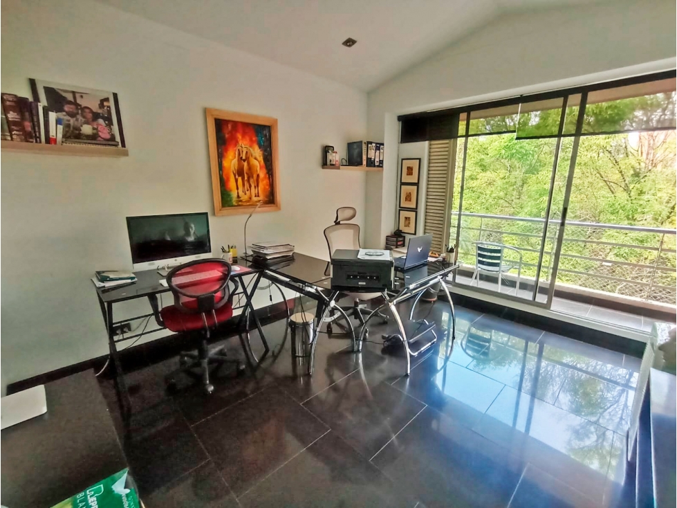 Apartamento en venta en La Floresta solo venta de contado — foto 4