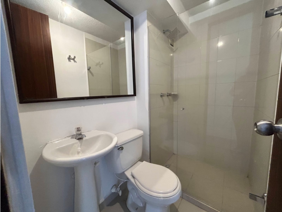 VENTA APARTAMENTO EN LOMA DE LOS BERNAL — foto 6