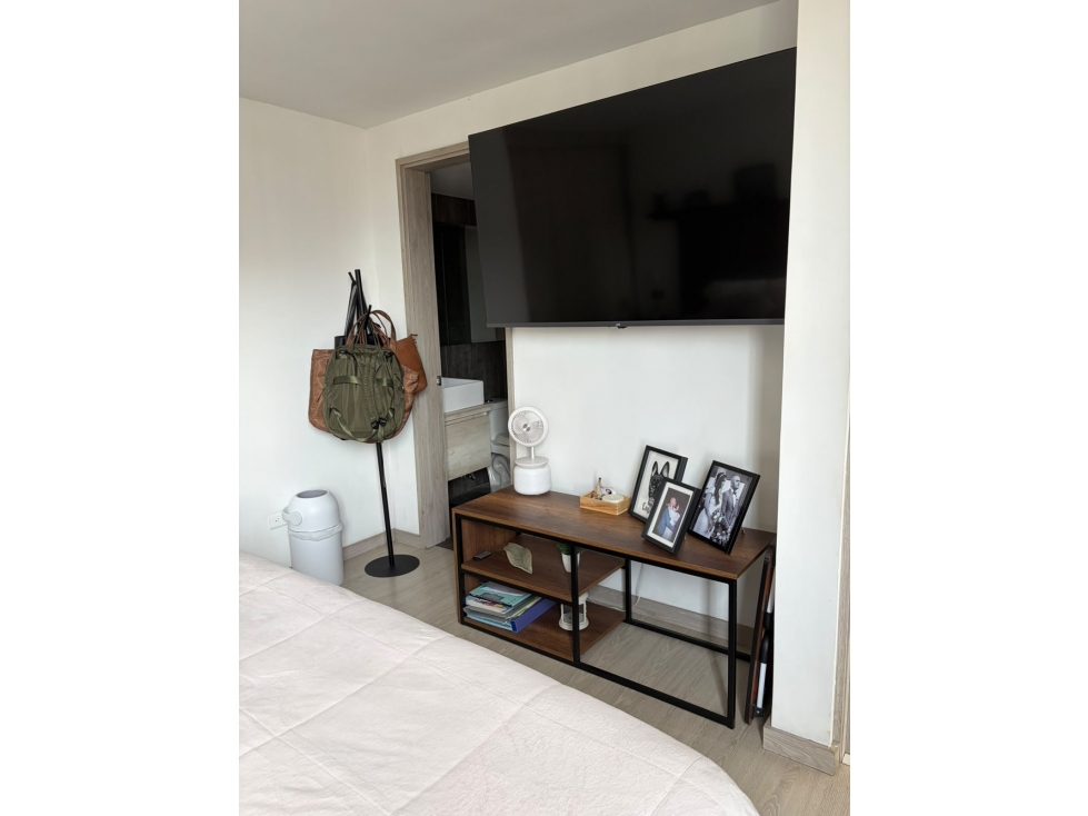 VENTA APARTAMENTO EN LOMA DE LOS BERNAL — foto 6