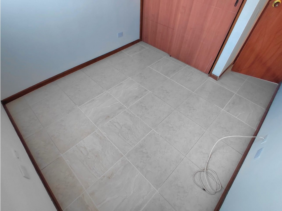VENTA DE APARTAMENTO EN LOMA DE LOS BERNAL — foto 2