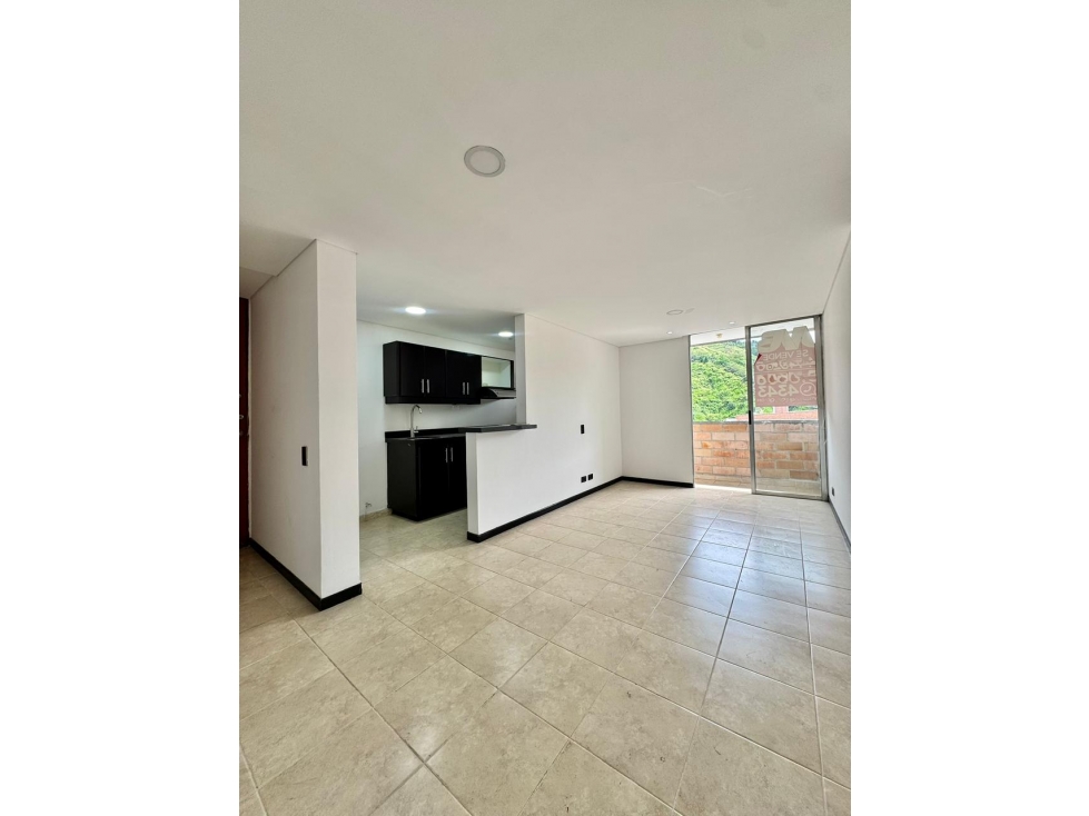 VENTA DE APARTAMENTO EN LA LOMA DE LOS BERNAL