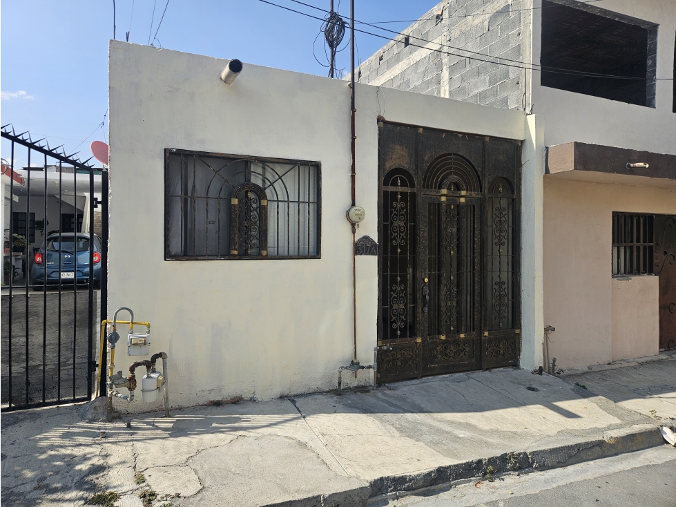 CASA EN VENTA EN EL CENTRO DE SANTA CATARINA NUEVO LEON - 1
