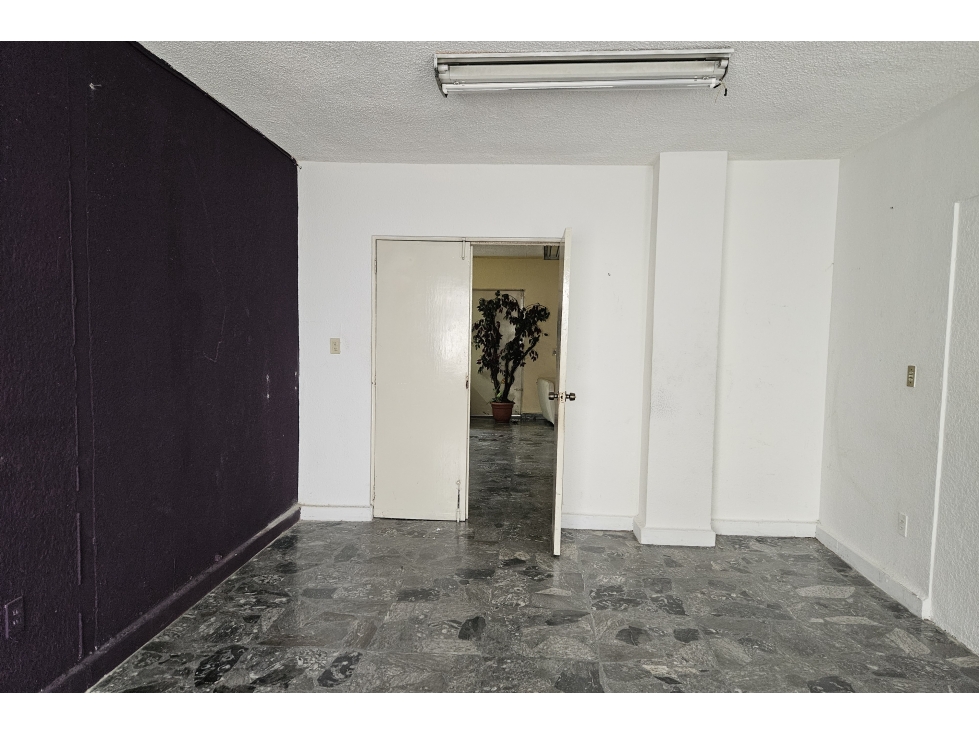 ECL OFICINA RENTA EDIFICIO SOBRE AVENIDA SAN JERONIMO MONTERREY 18 M2
