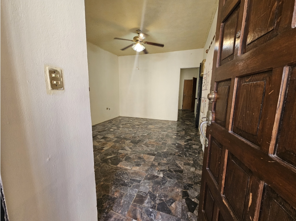 ECL CASA EN VENTA EN SANTA CATARINA CENTRO CALLE COLEGIO DE NIÑAS - 2