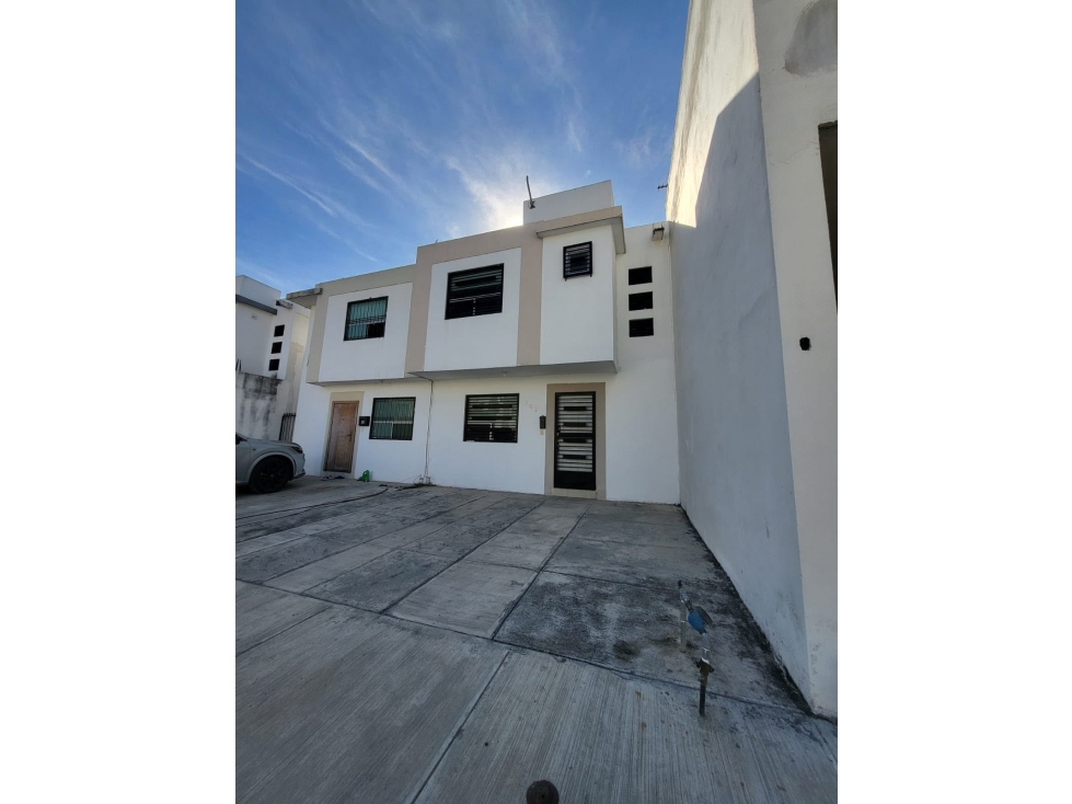 RMC CASA EN VENTA EN PRIVADA LA CASTAÑA EN APODACA N L