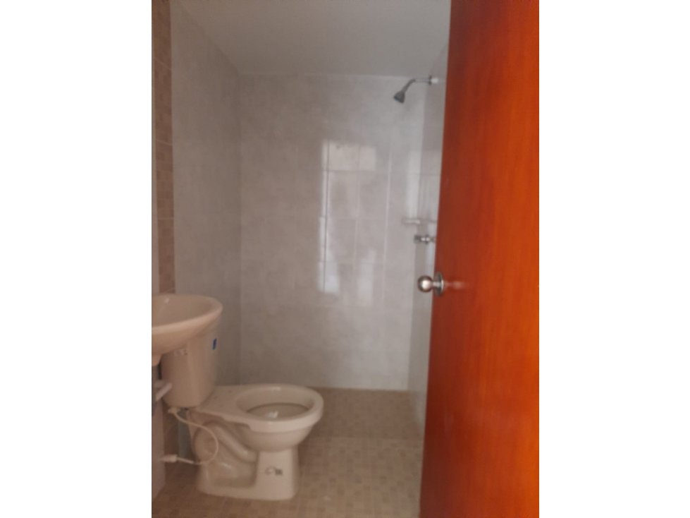 ARRIENDO BODEGA CERCA CARRETERA PPAL DE OLAYA - 6
