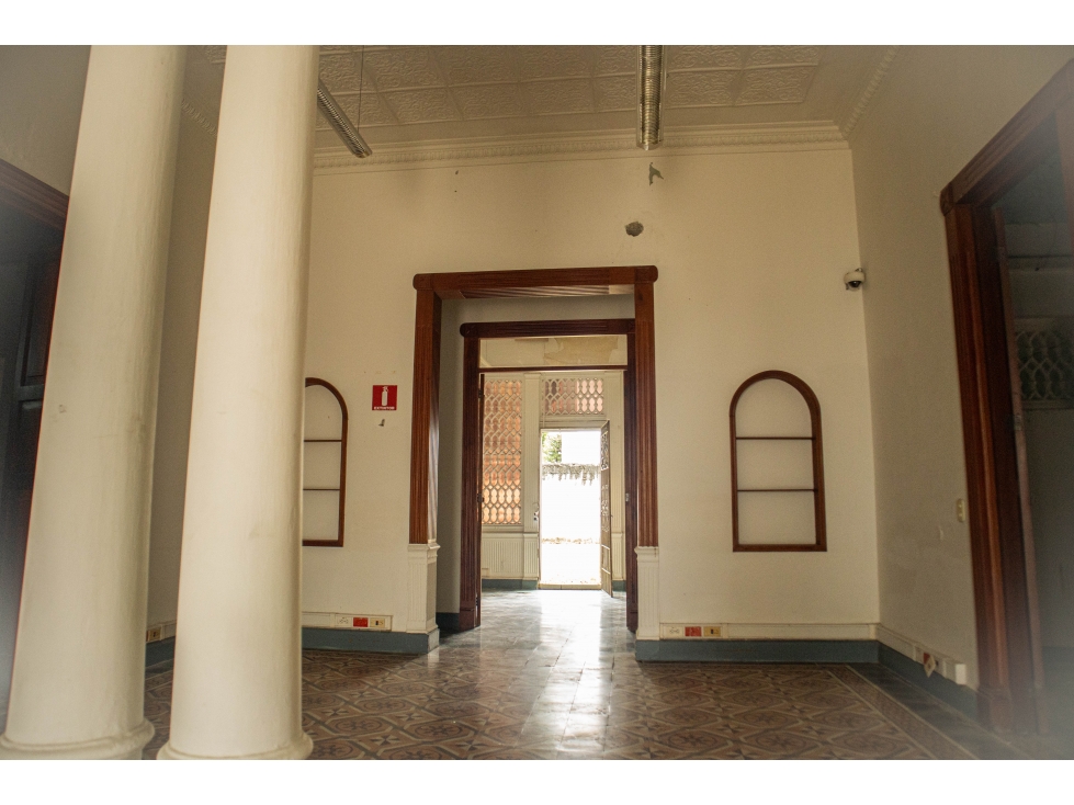 Casa Histórica en Manga, para Remodelar, Institución o Proyecto — foto 3