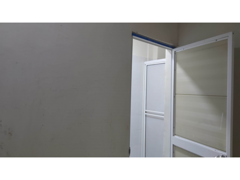 ARRIENDO INMUEBLE PARA OFICINAS SOBRE TRONCAL DE ENTRADA A CARTAGENA — foto 5