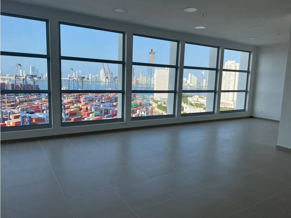 Arriendo Lujosa Oficina frente a Sociedad Portuaria en Manga Cartagena