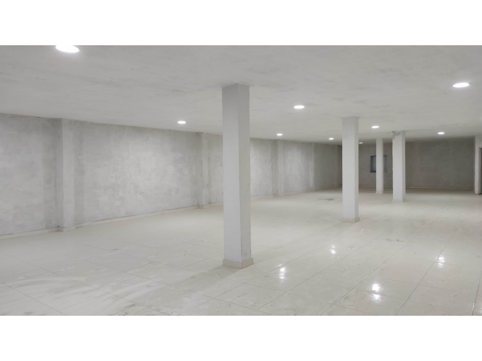 ARRIENDO INMUEBLE PARA OFICINAS SOBRE TRONCAL DE ENTRADA A CARTAGENA — foto 2