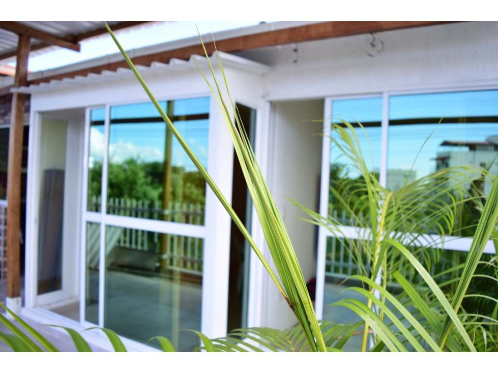 VENTA | CASA DE TRES PLANTAS COMERCIAL BOSQUE CTG