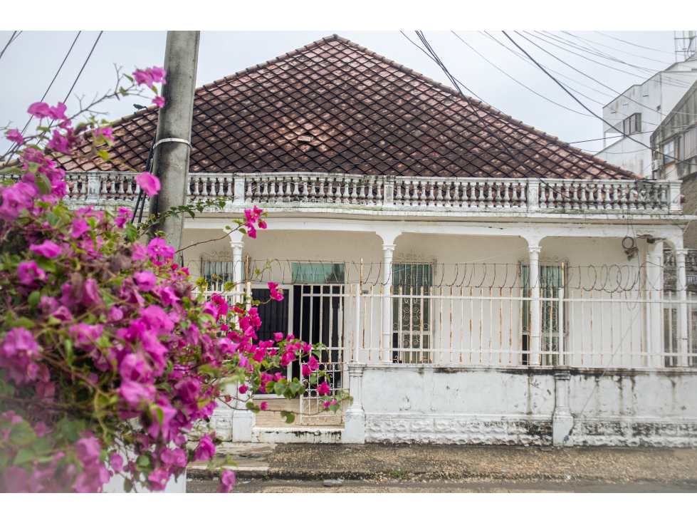 Casa Histórica en Manga, para Remodelar, Institución o Proyecto — foto 2
