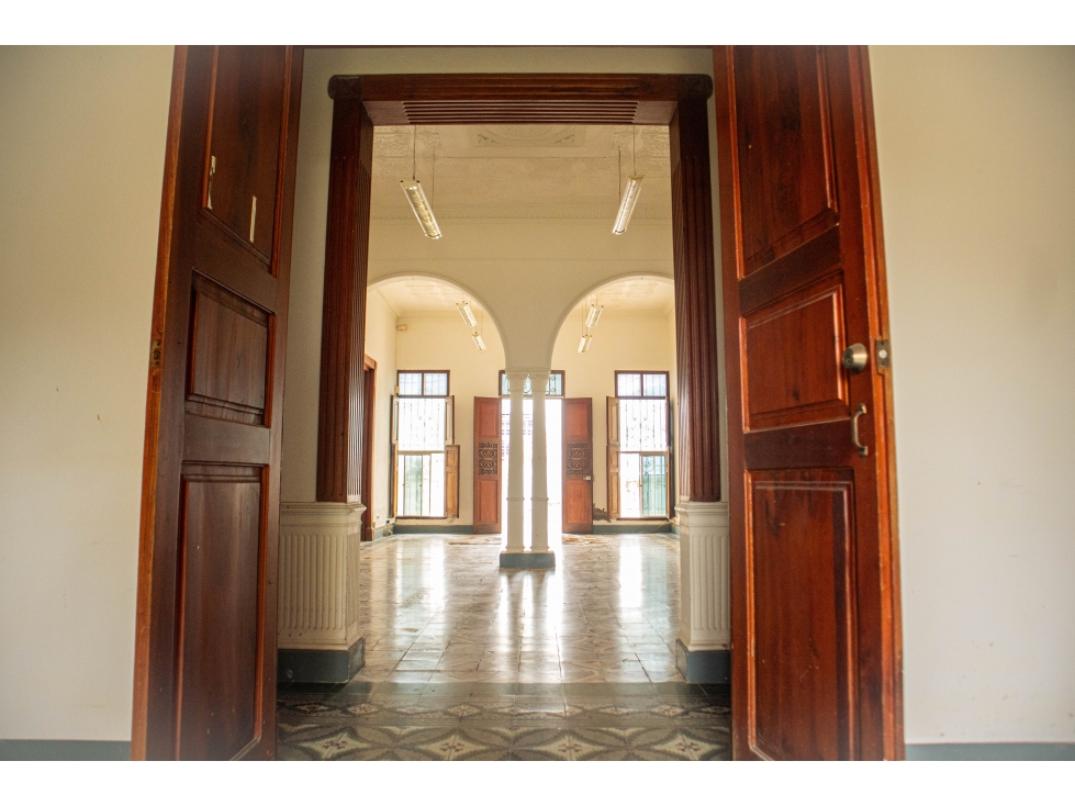 Casa Histórica en Manga, para Remodelar, Institución o Proyecto — foto 5