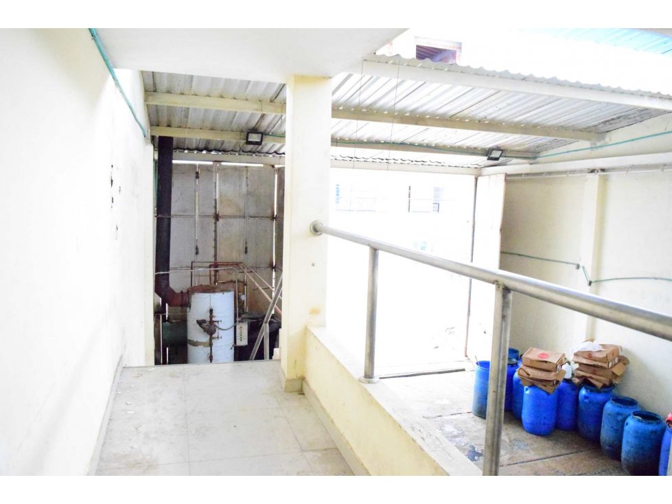 VENTA | BODEGA CERCA AVENIDA CIRCUNVALAR — foto 2