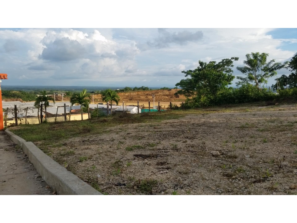 Lote Esquinero de 8.40 x 20 Conjunto cerrado, Los Laureles - Turbaco - 1