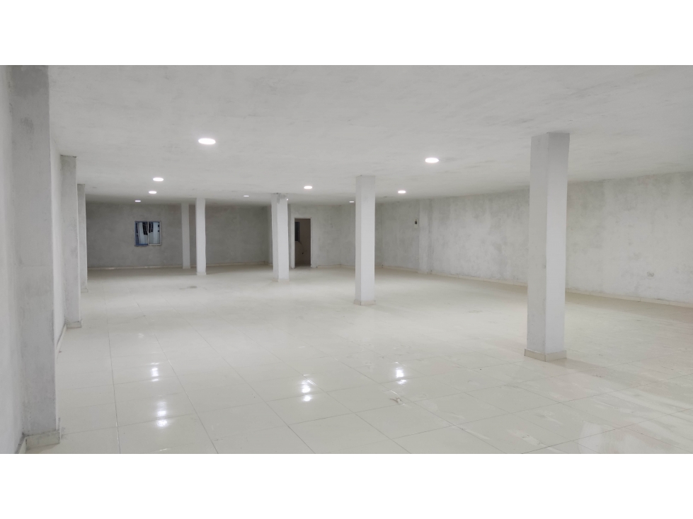 ARRIENDO INMUEBLE PARA OFICINAS SOBRE TRONCAL DE ENTRADA A CARTAGENA — foto 4