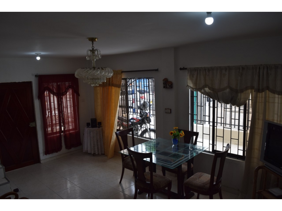 CASA ESQUINERA EN EL BARRIO EL NOGAL CARTAGENA — foto 3