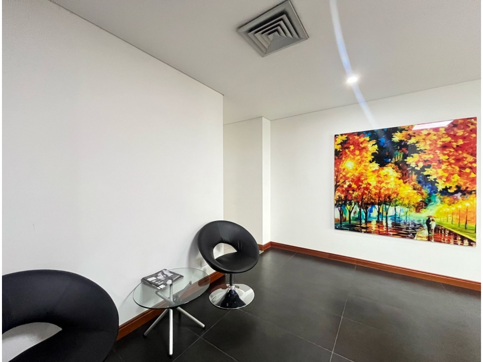 Venta de oficina en la Aguacatala 135m² excelente ubicación. — foto 2