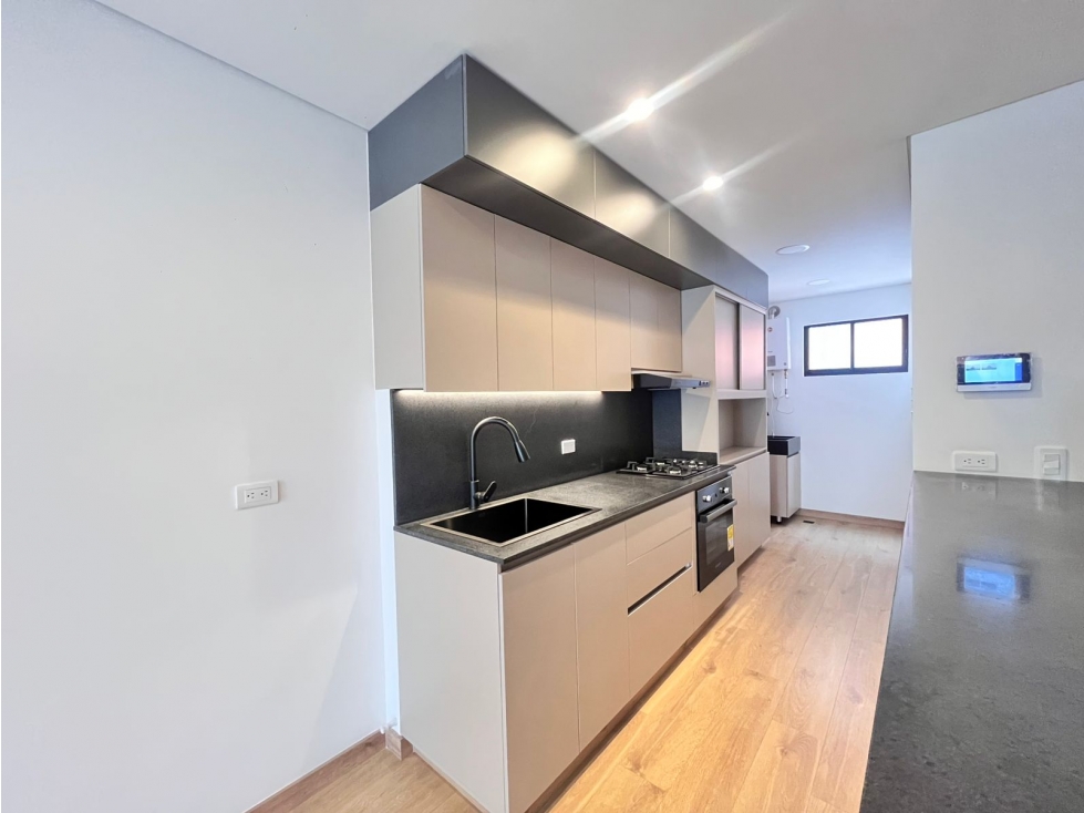 Apartamento con licencia comercial 86m² Conquistadores — foto 3