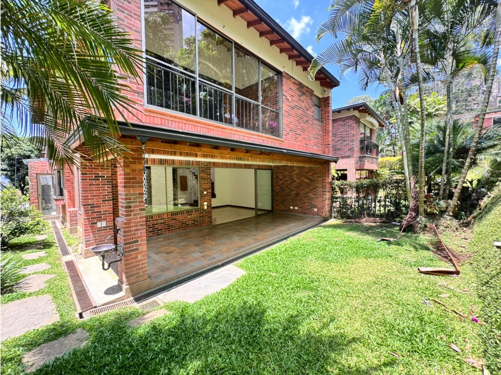 Venta Casa con Jardín Cola del zorro 240m²