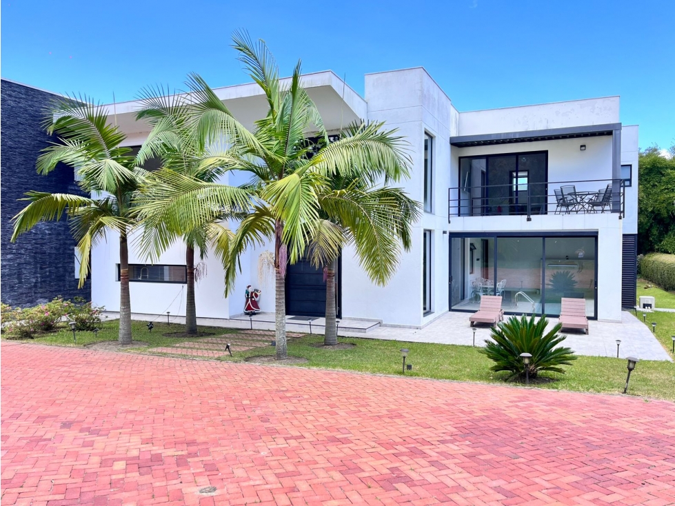 Espectacular casa Campestre para la venta en Llanogrande 800m²