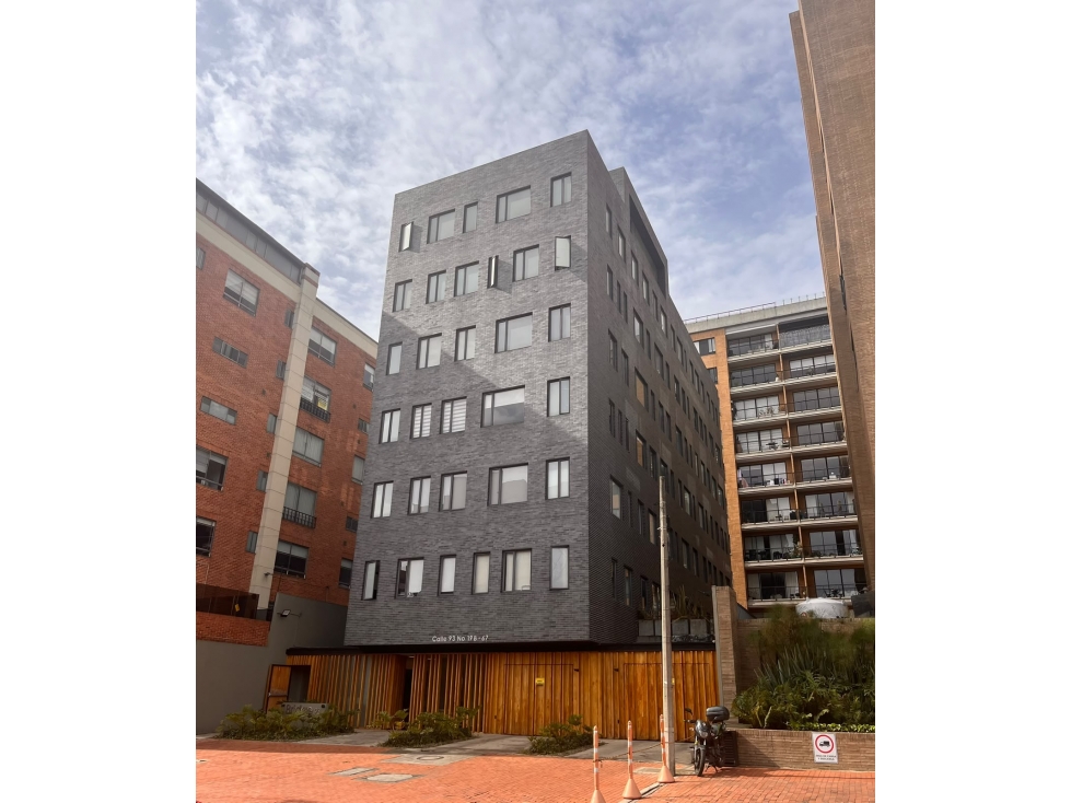 OFICINA - CONSULTORIO EN ARRIENDO - 1