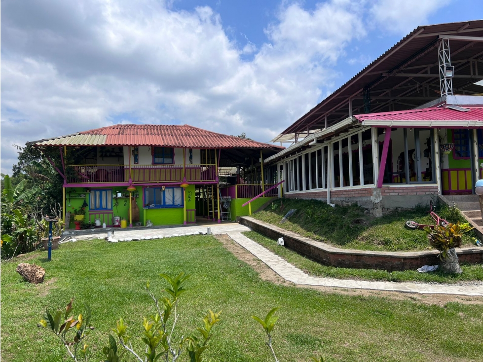 SE VENDE FINCA EN HOJAS ANCHAS CIRCASIA