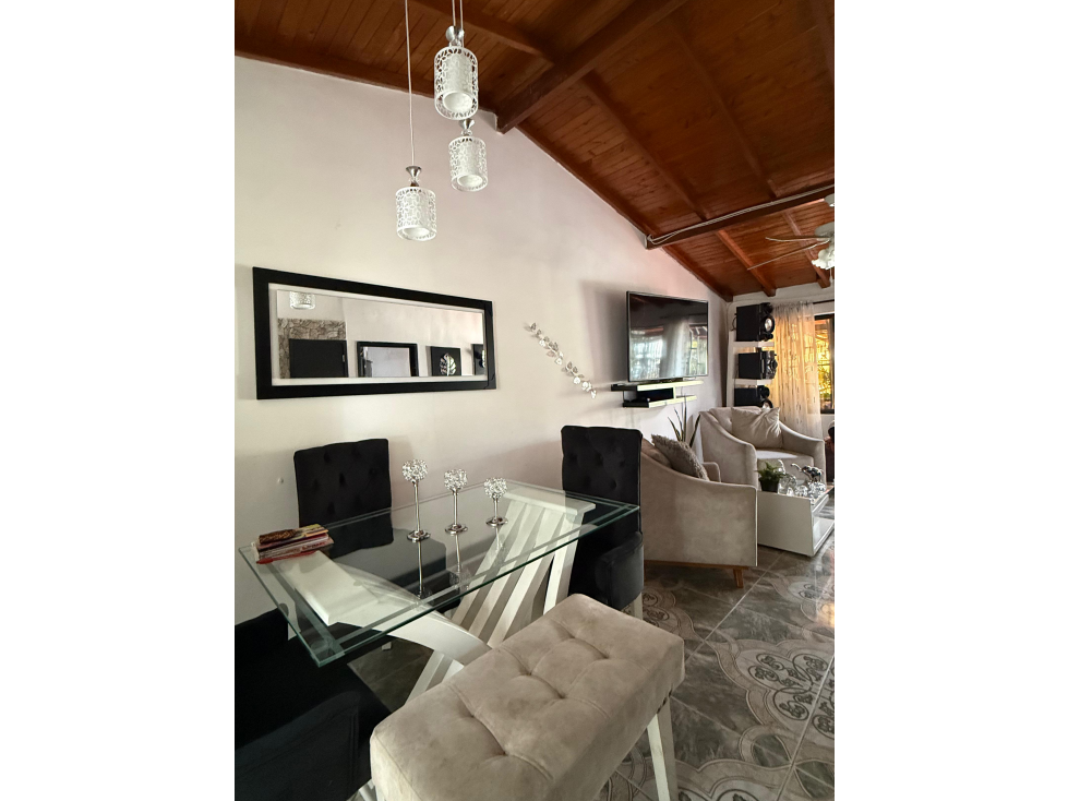 SE VENDE CASA EN EL SUR DE ARMENIA