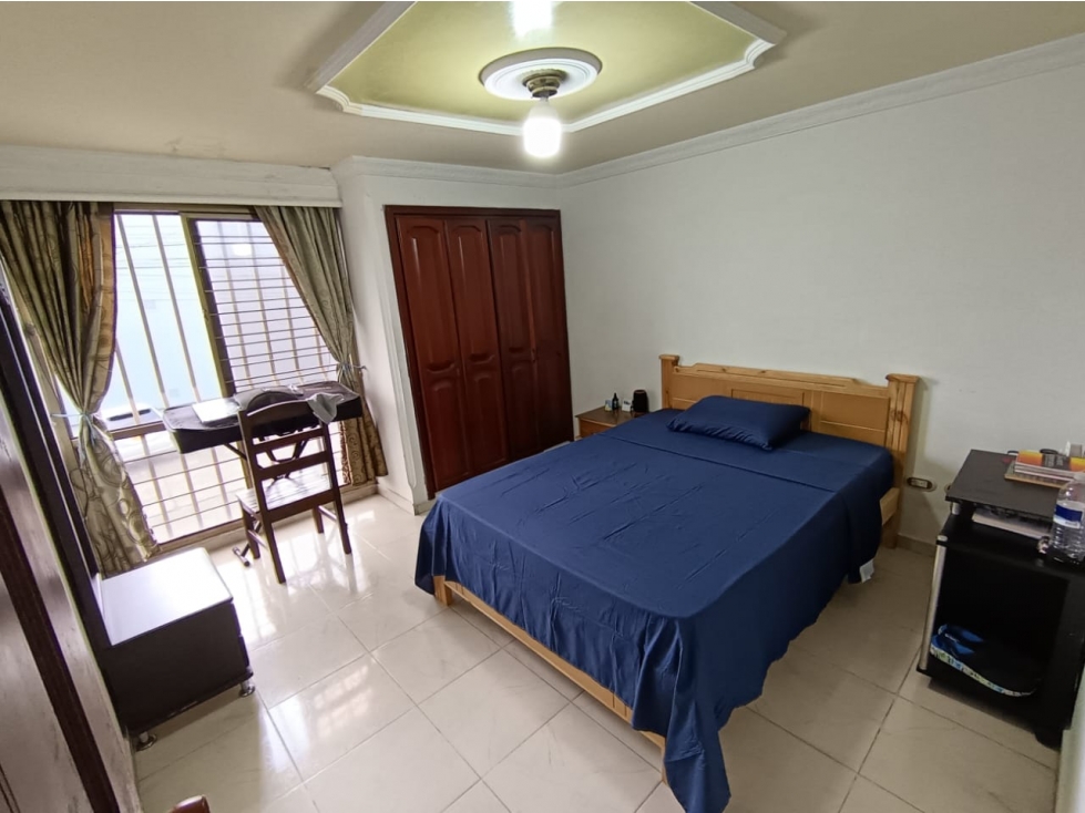 SE VENDE CASA EN EL CENTRO DE ARMENIA