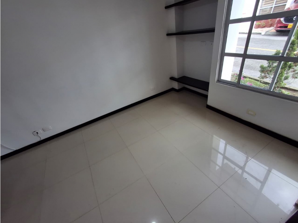 SE VENDE CASA EN CONJUNTO CERRADO EN EL NORTE DE ARMENIA — foto 2