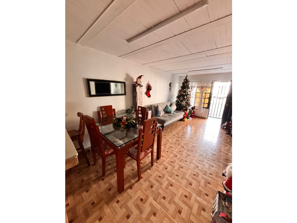 SE VENDE CASA BIFAMILIAR EN EL SUR DE ARMENIA — foto 2