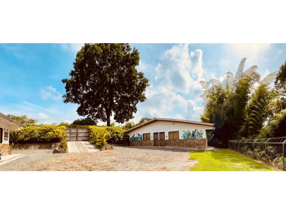 SE VENDE CASA Y CABAÑAS VÍA PUEBLO TAPAO - 2