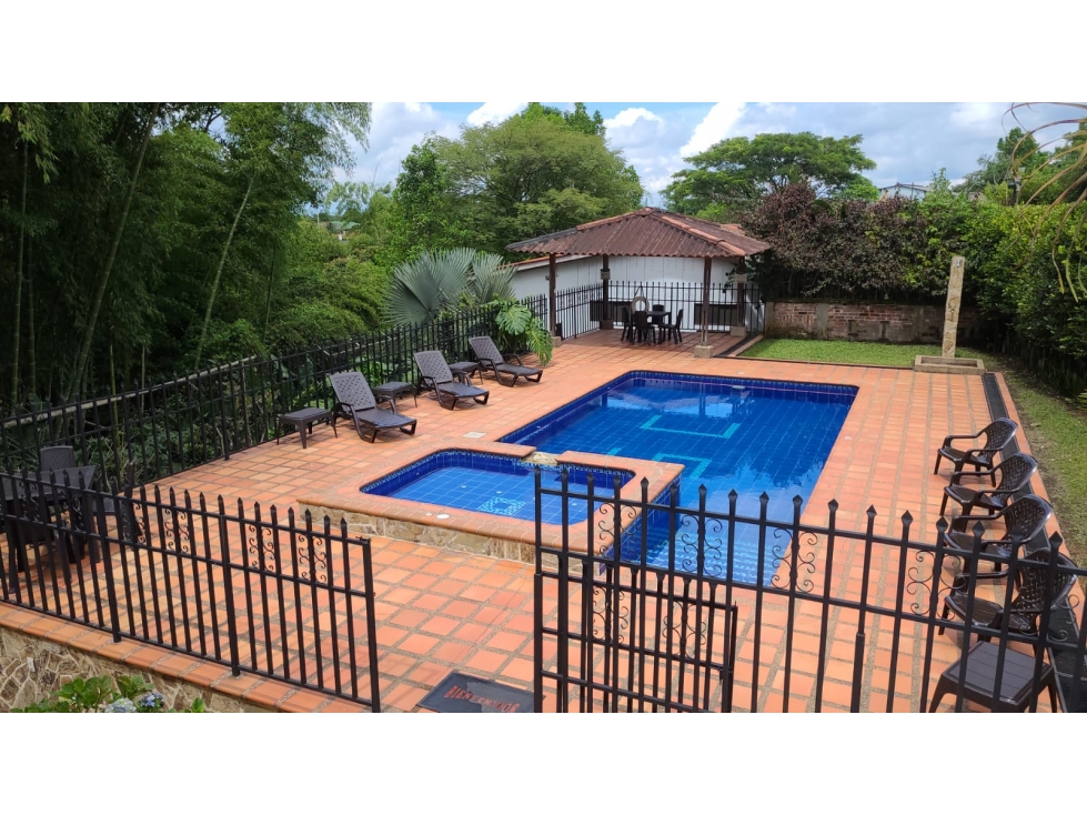 SE VENDE CASA Y CABAÑAS VÍA PUEBLO TAPAO - 4