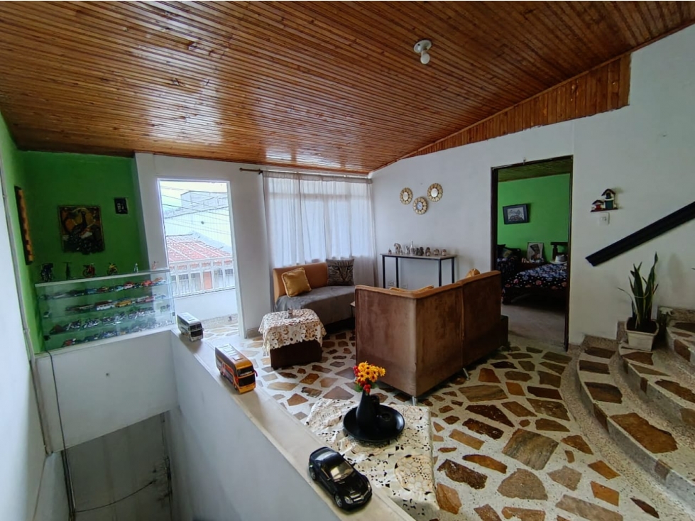 SE VENDE CASA BIFAMILIAR EN EL CENTRO DE ARMENIA