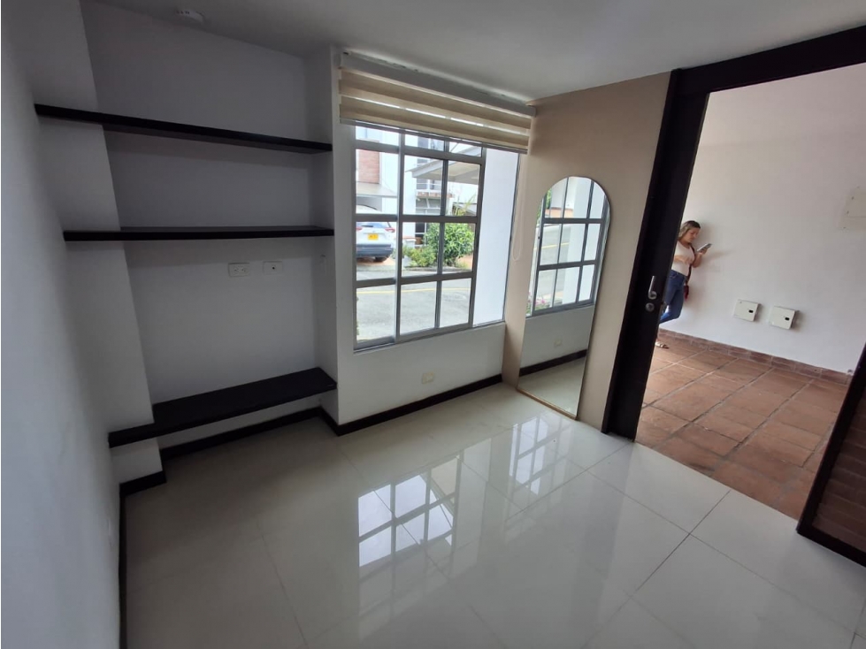 SE VENDE CASA EN CONJUNTO CERRADO EN EL NORTE DE ARMENIA — foto 4